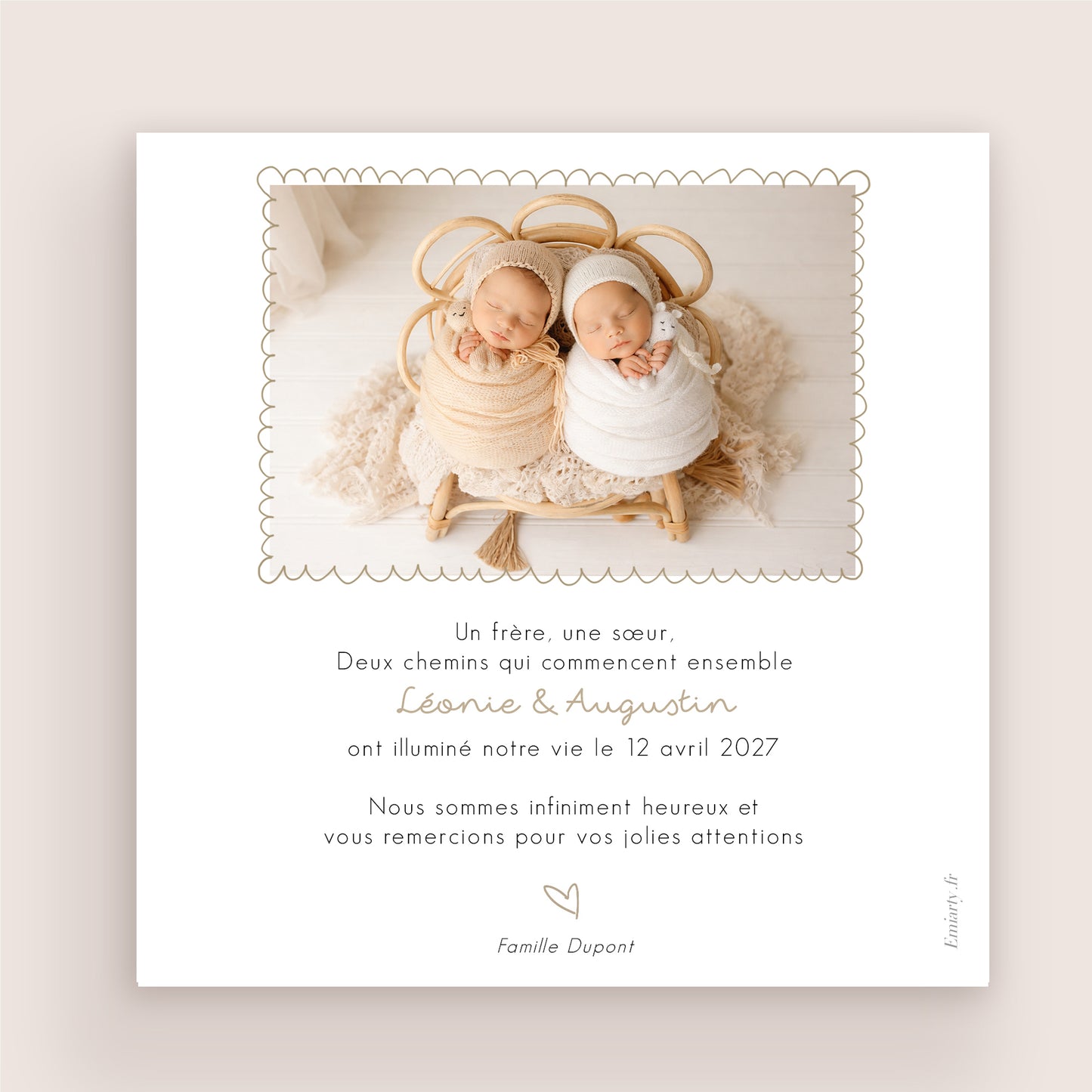 Faire-part naissance jumeaux personnalisé – Illustration famille de dos